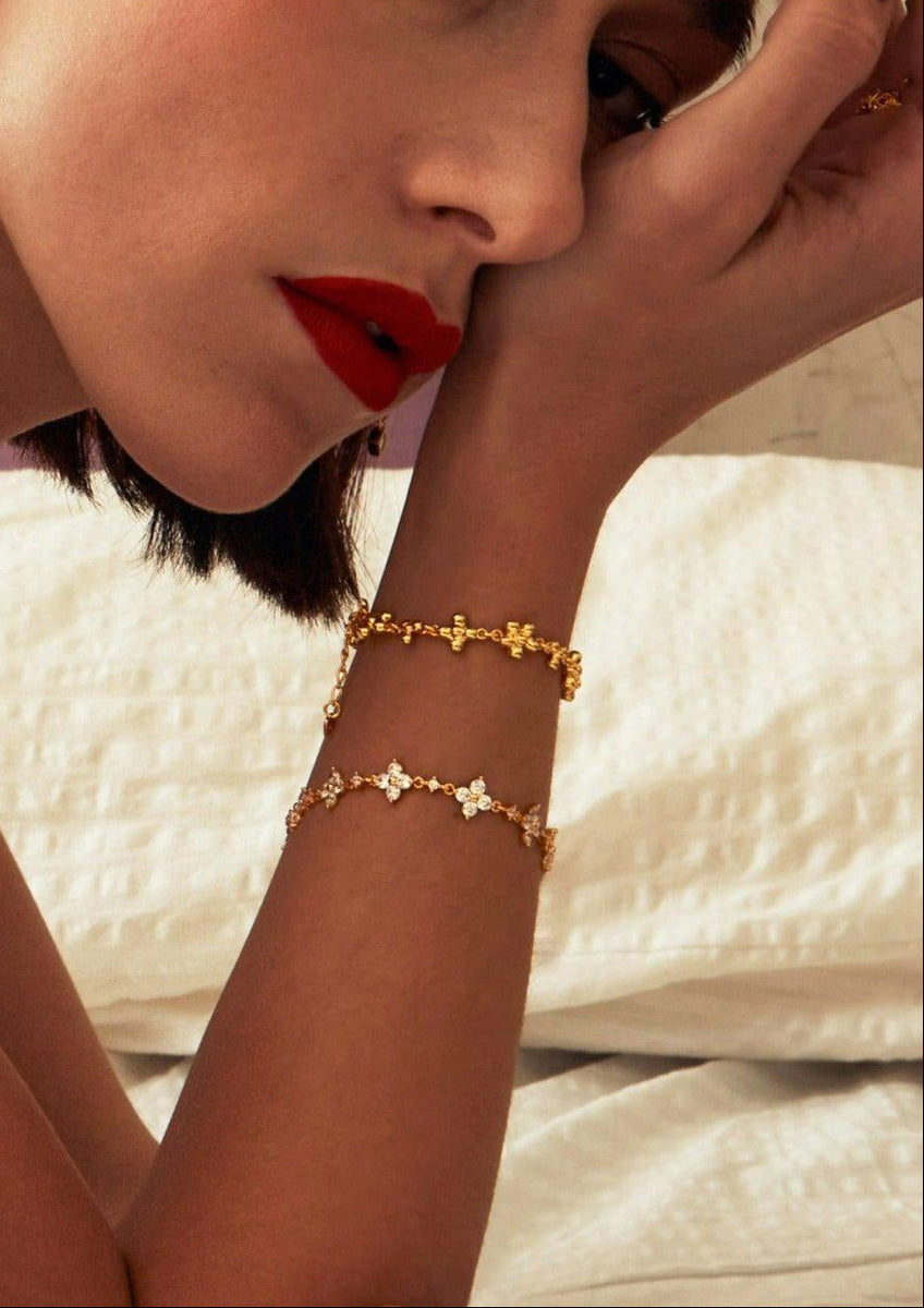 Sparkle Clover Bracelet | Dainty Lucky Charm | en route jewelry