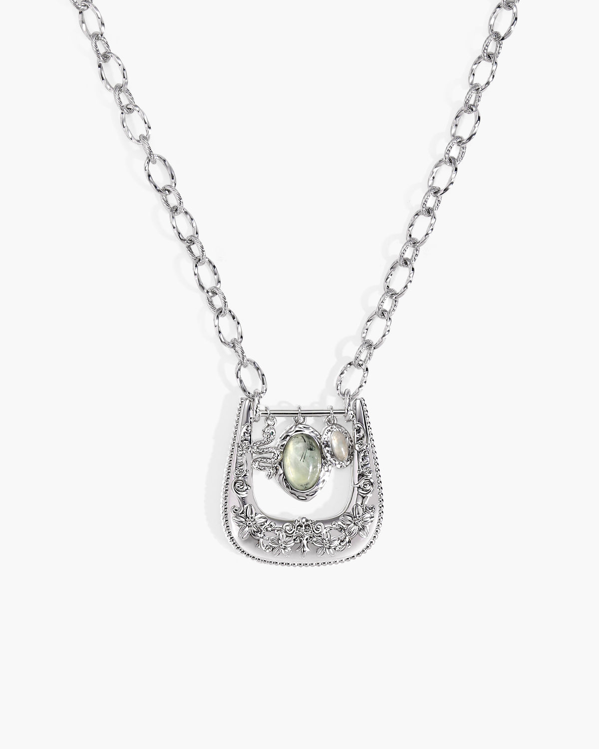 Collana con pendente a fibbia Orbit Charm