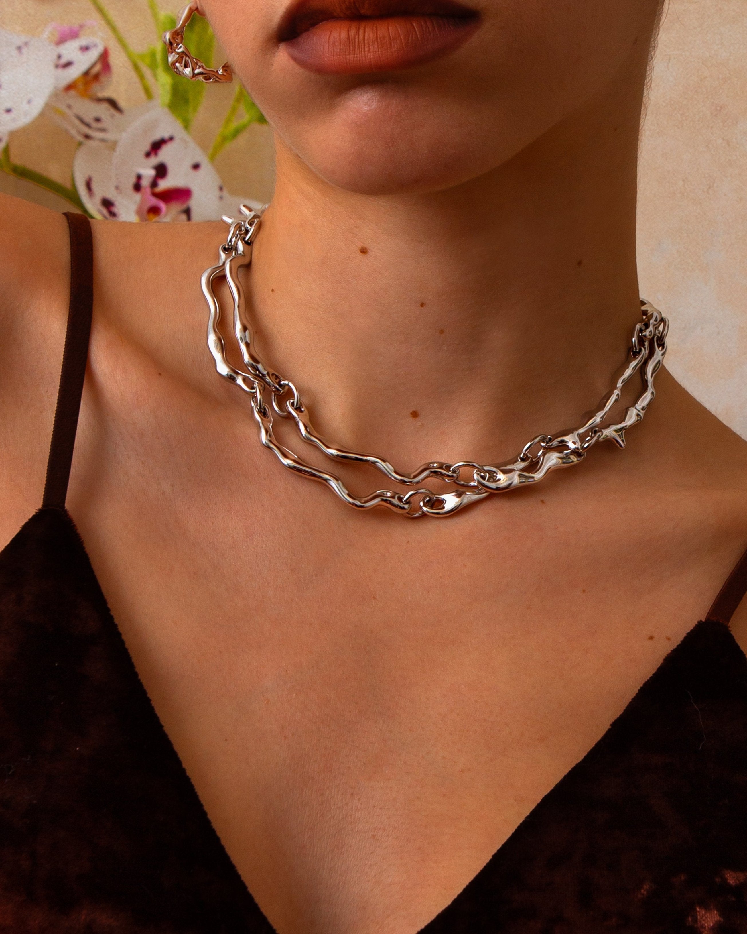 Collar de plata fundida