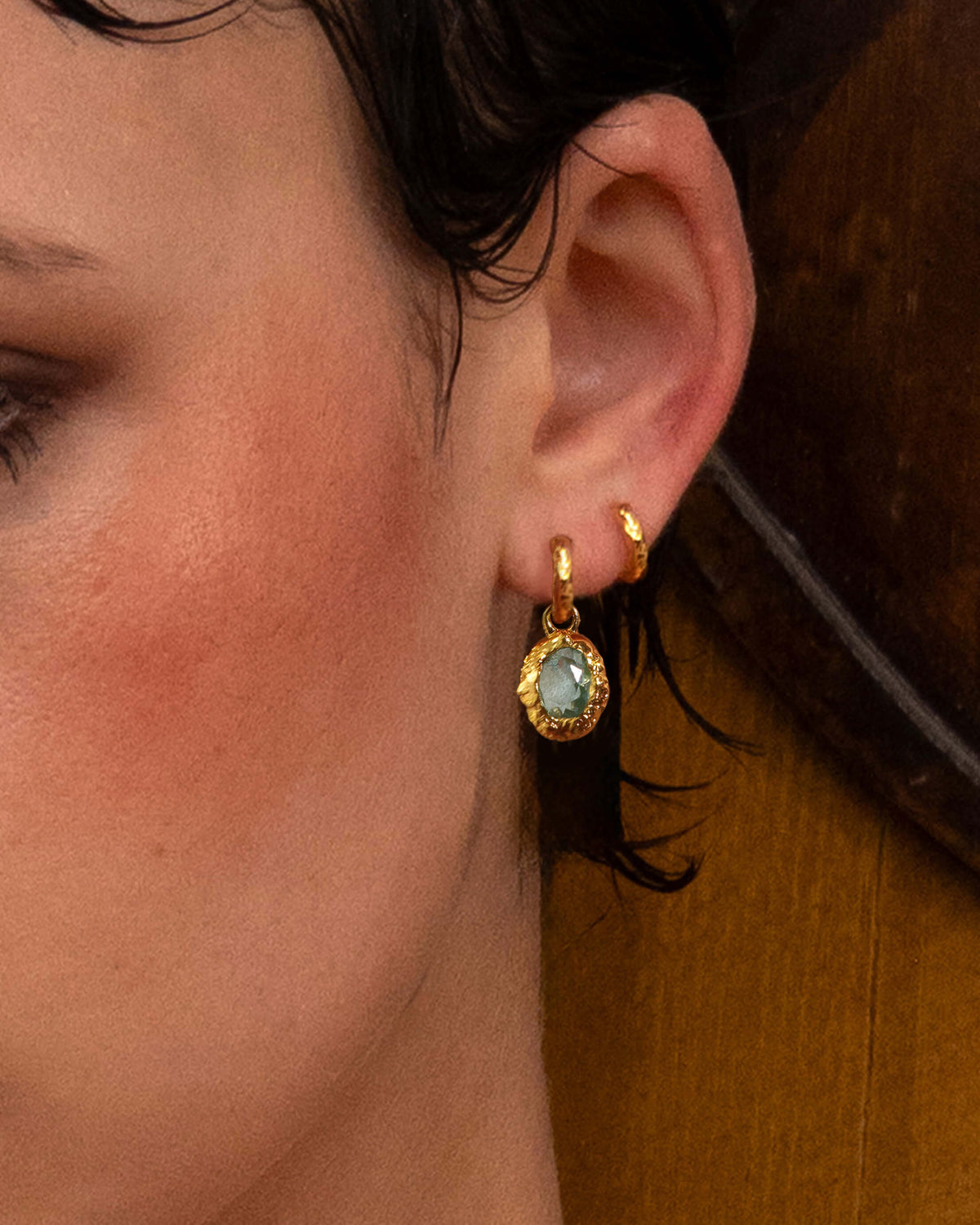 Pendientes con piedra de nacimiento