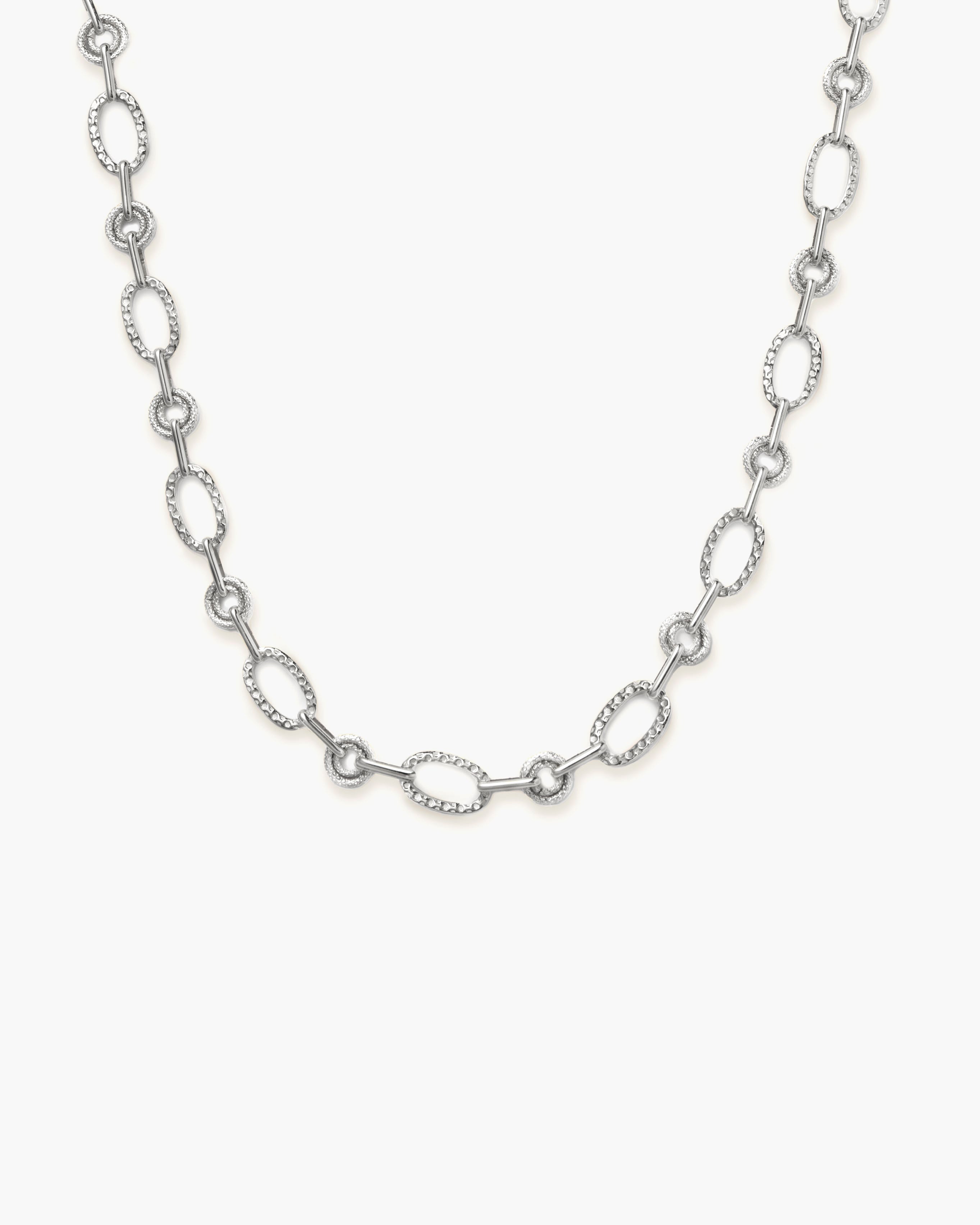 Textured Circle Link Necklace in Silver | en route jewelry