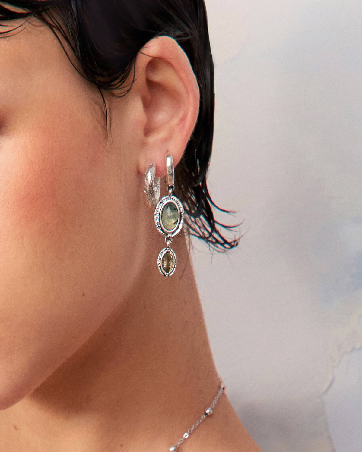 Midnight Oval Shell Ring in Silver