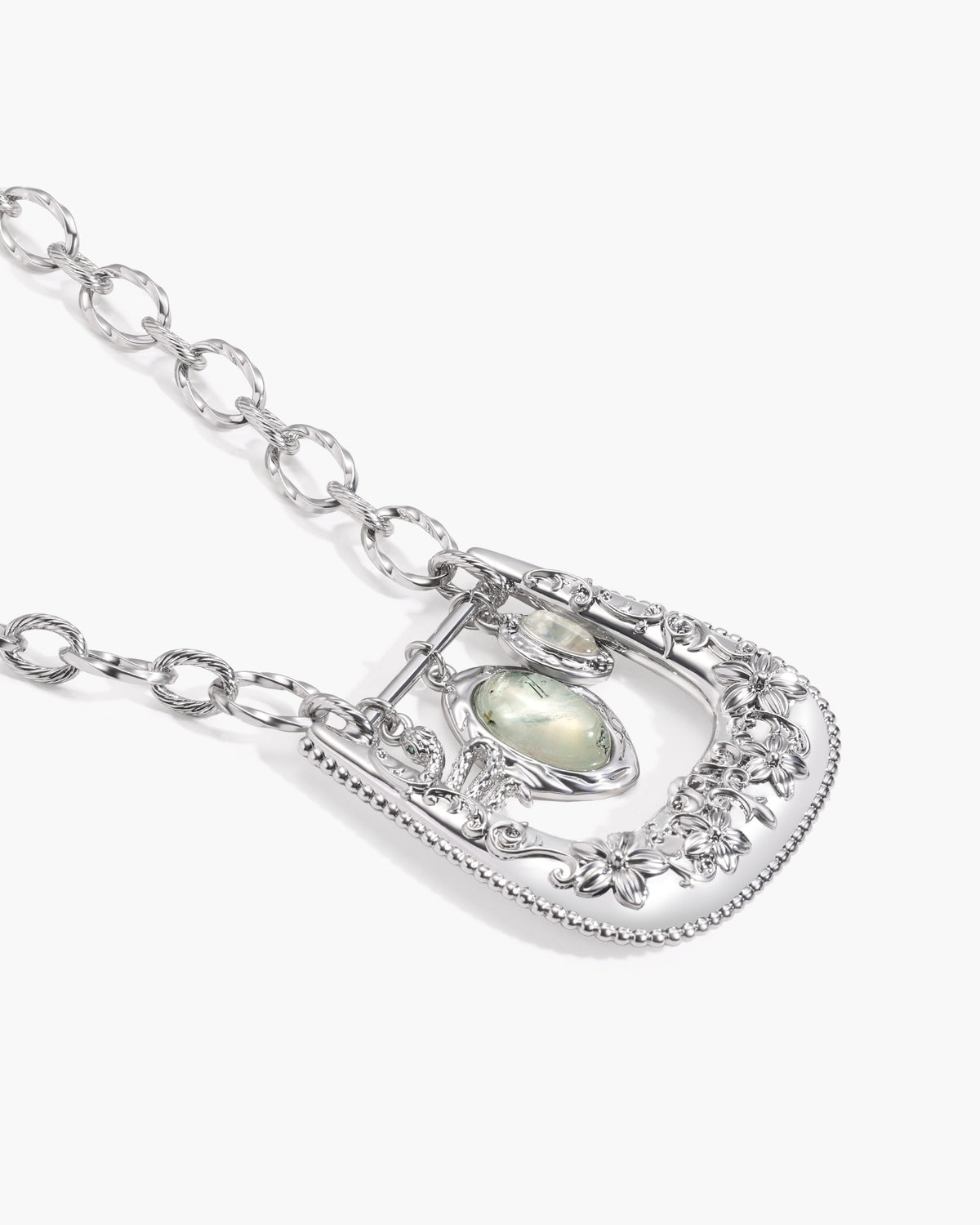 Collana con pendente a fibbia Orbit Charm