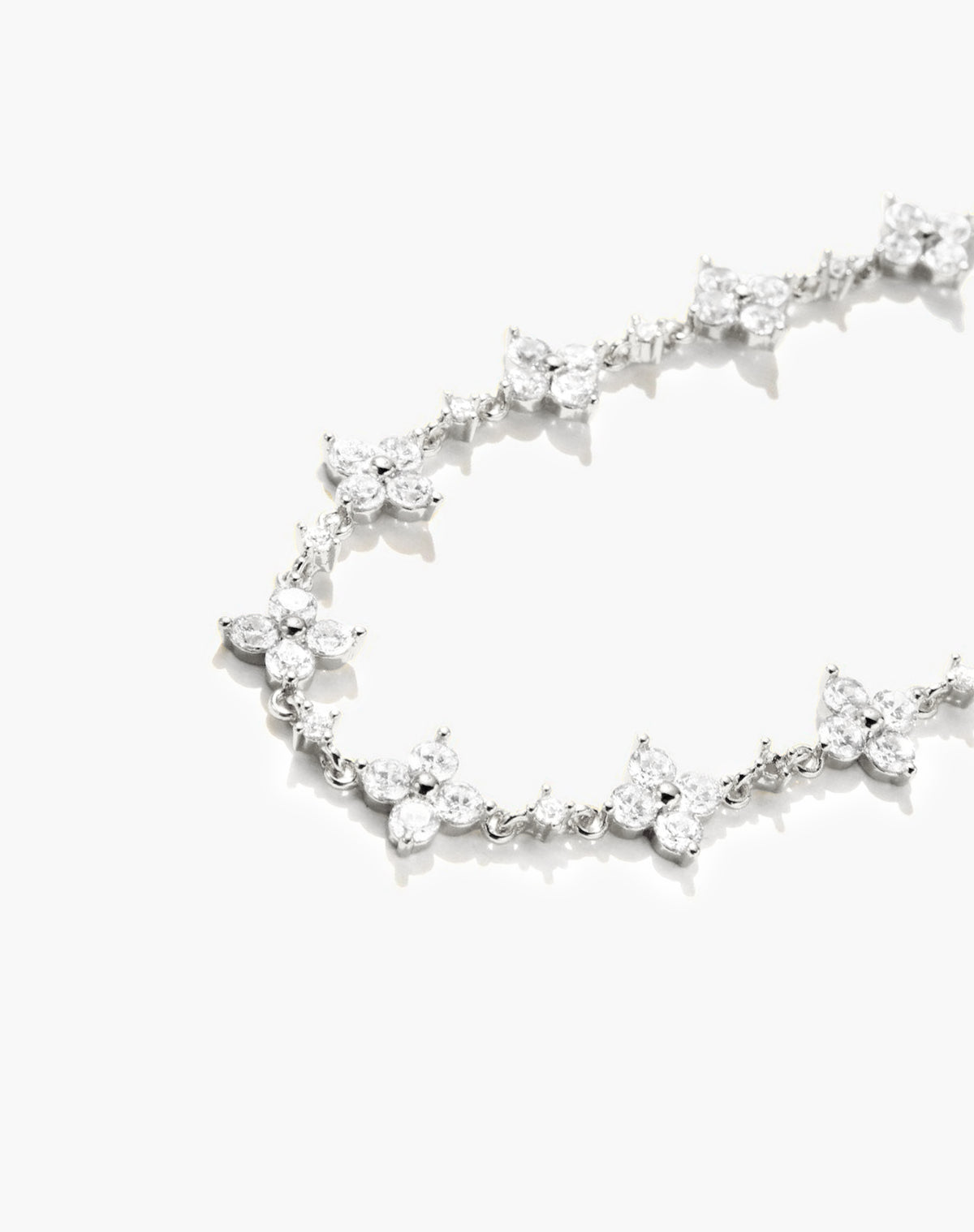 Sparkle Clover Bracelet in Silver