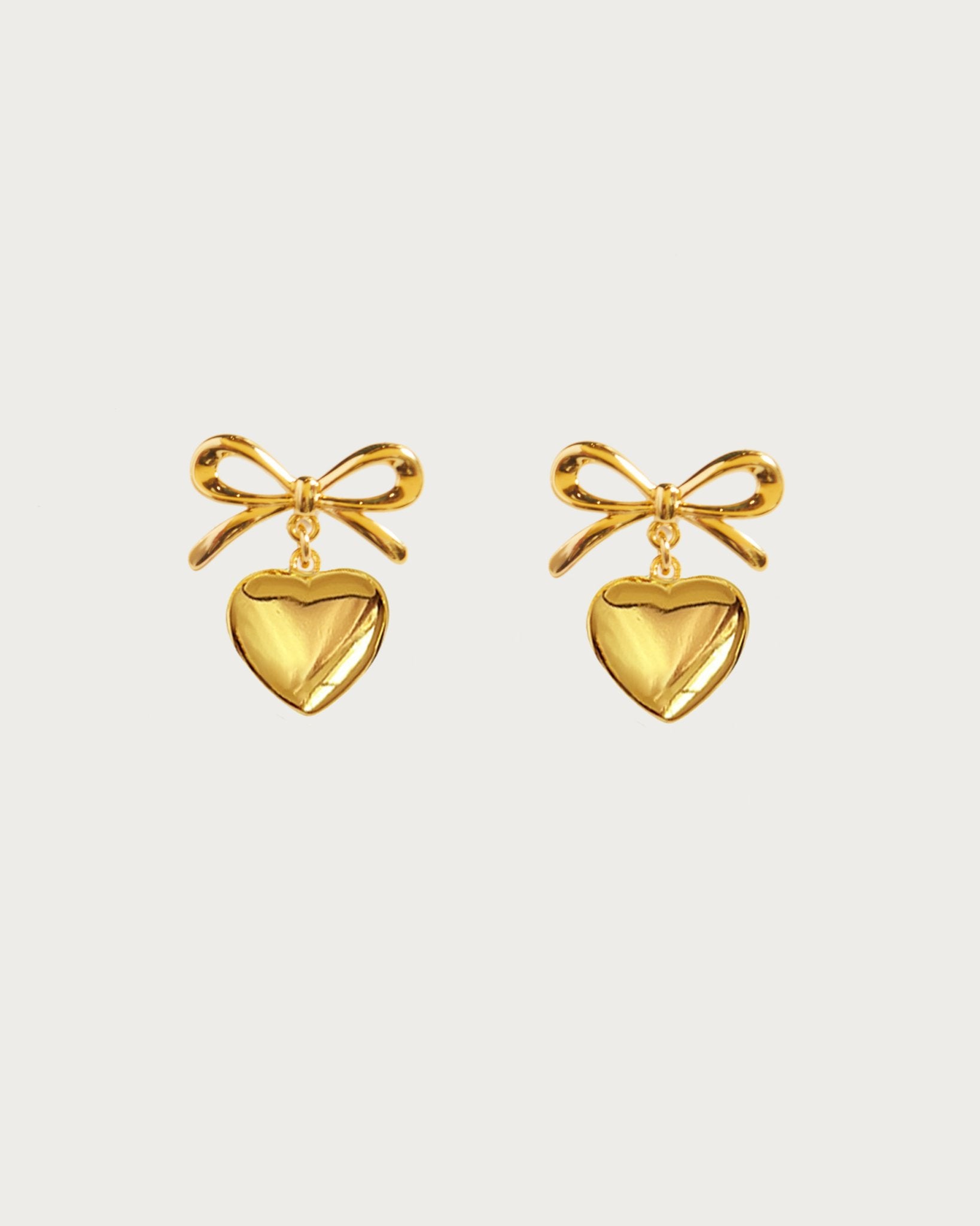 Gold Ribbon Heart Des boucles d'oreilles