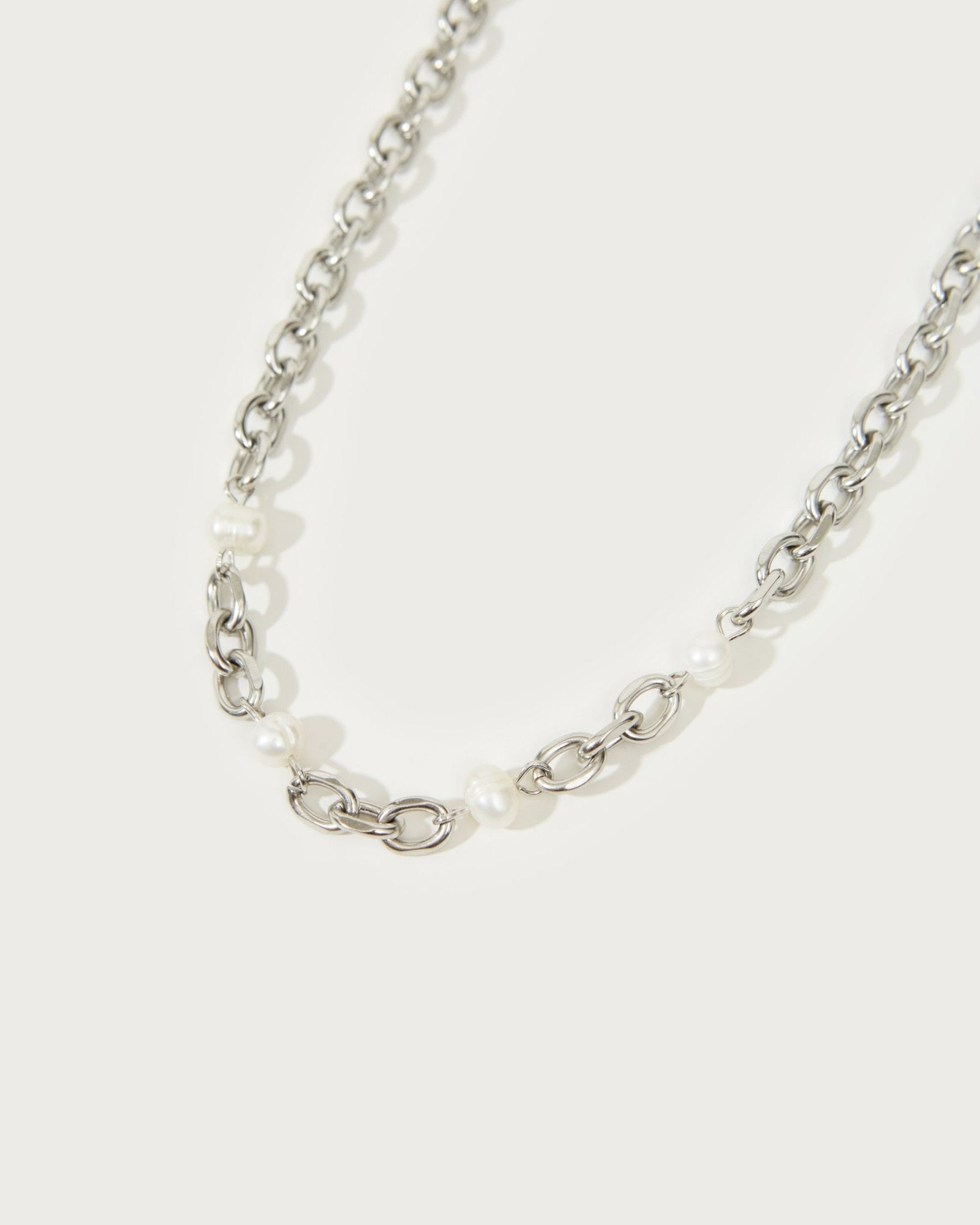 Silver Essence Pearl Necklace