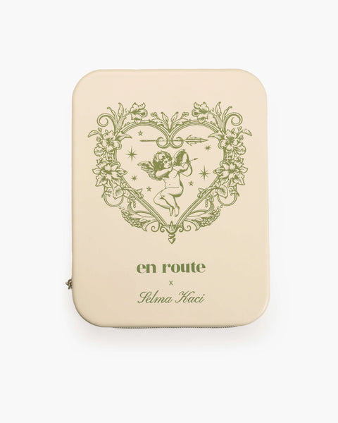 Isola Heart Jewelry Box in Beige | Vegan Leather Travel Case | en