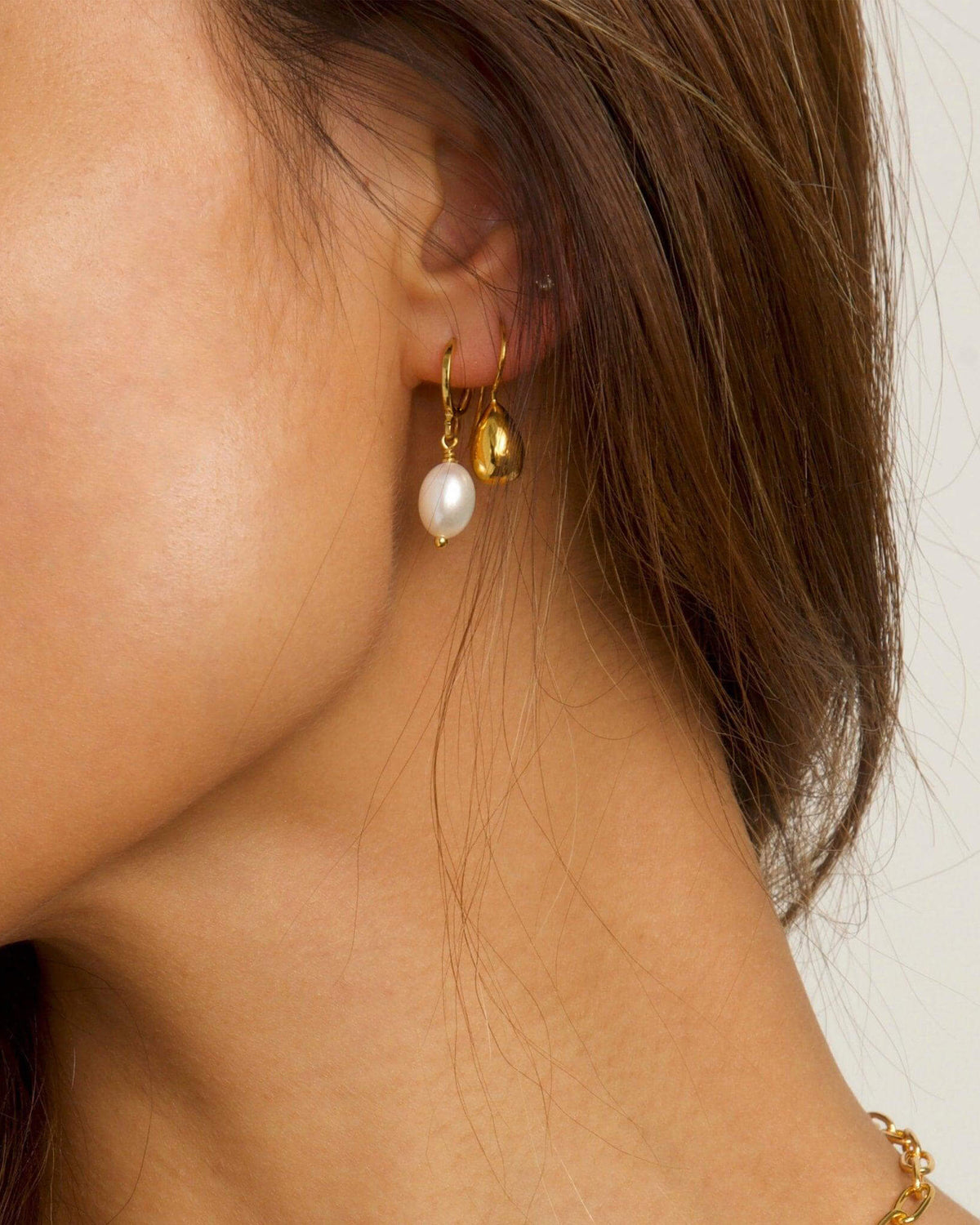 Pearl Hoop Earrings - en route jewelry