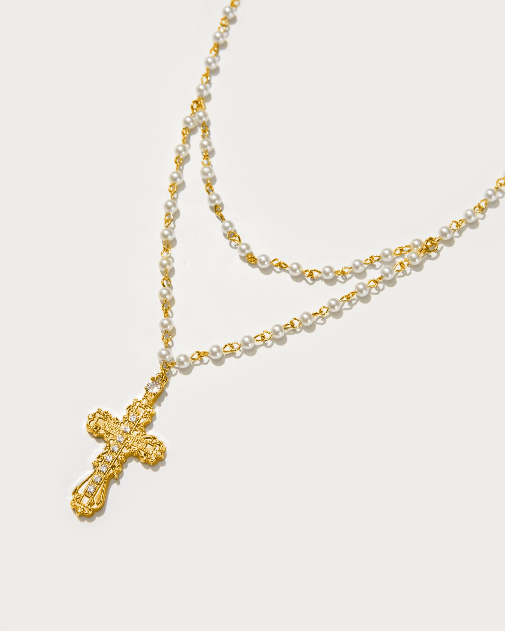Everette Cross Necklace in Gold