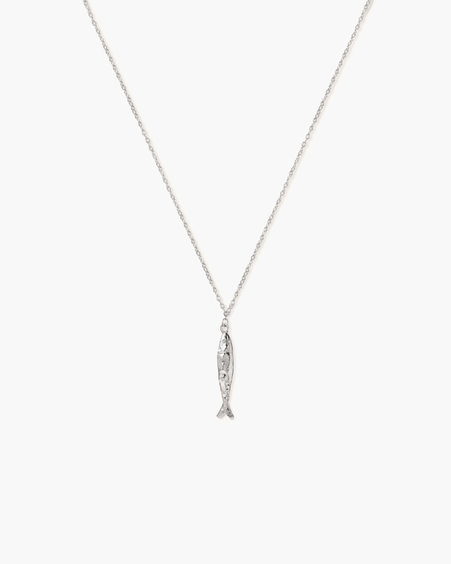 Collar de anchoa plateada