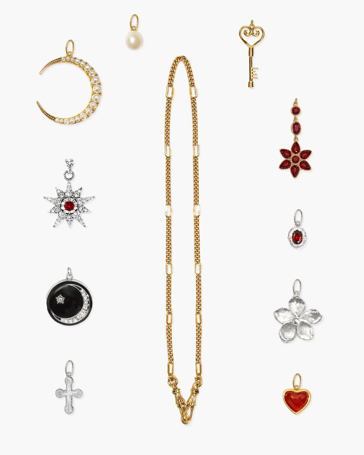 Deco Clasp Chain Necklace in Gold