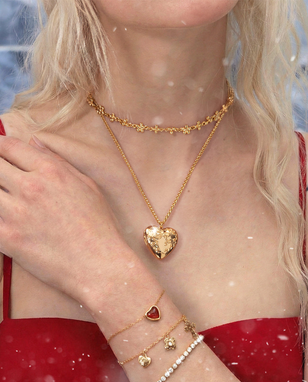 Gold Tender Openable Locket Necklace, en route jewelry Gold Tender Openable Locket Necklace, en route jewelry