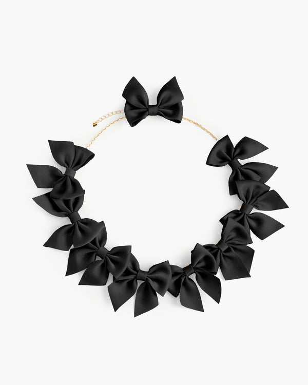 Collar con lazo negro