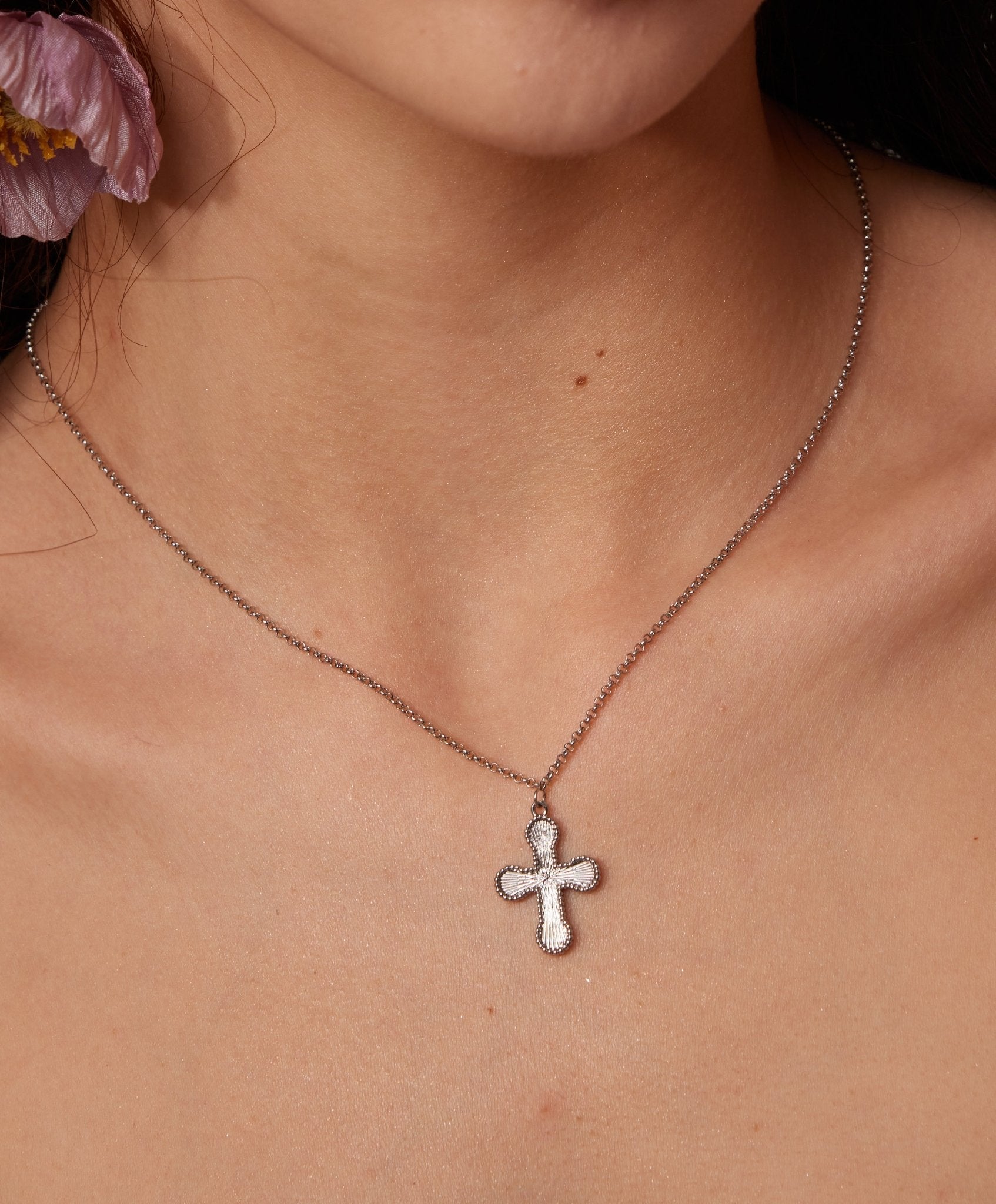 Mini Cross Pendant Necklace in Silver
