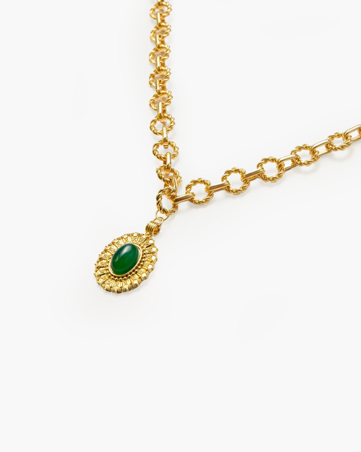 Golden Hojas Necklace