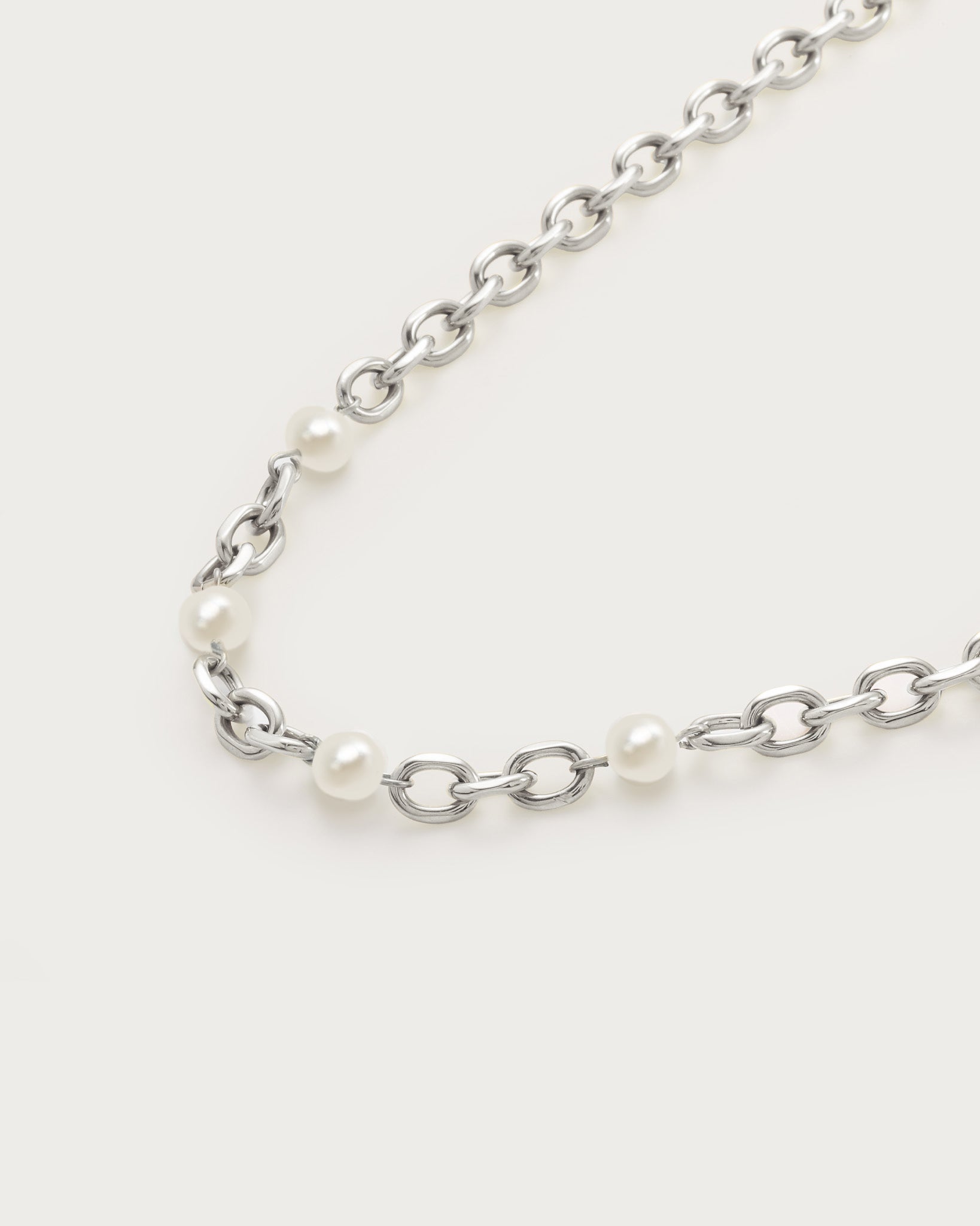 Silver Essence Pearl Necklace