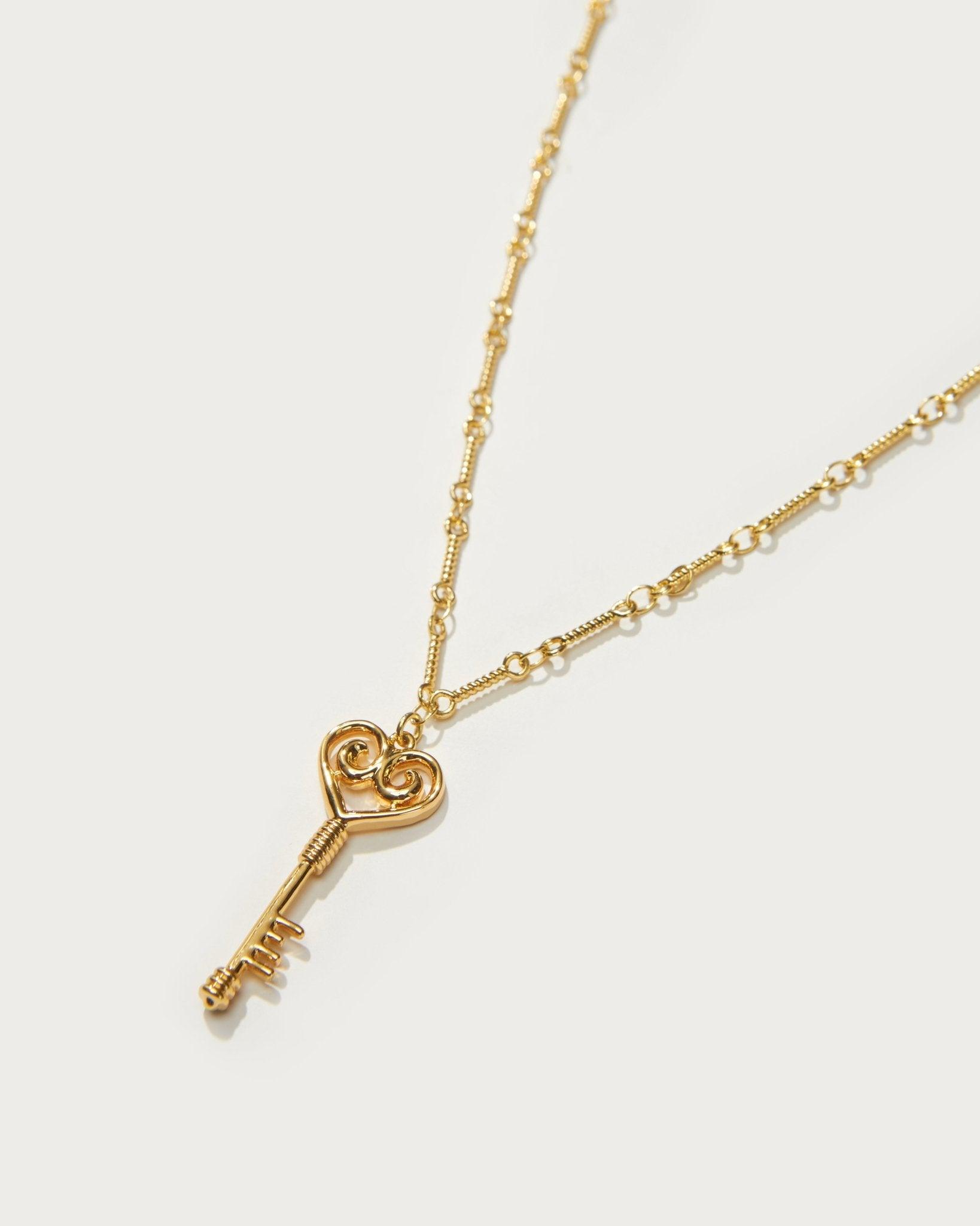 Eternal Love Lock Necklace - En Route Jewelry