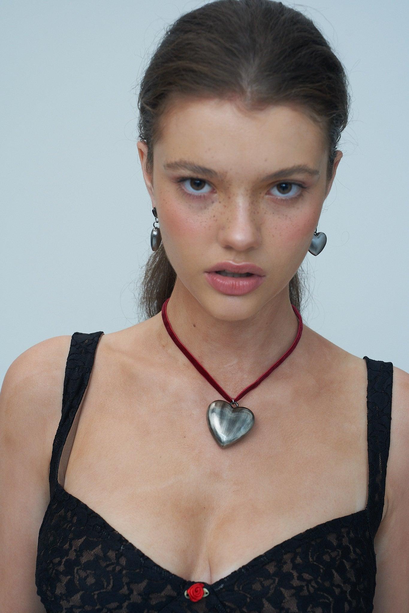 Layla Velvet Ribbon Heart Necklace - En Route Jewelry