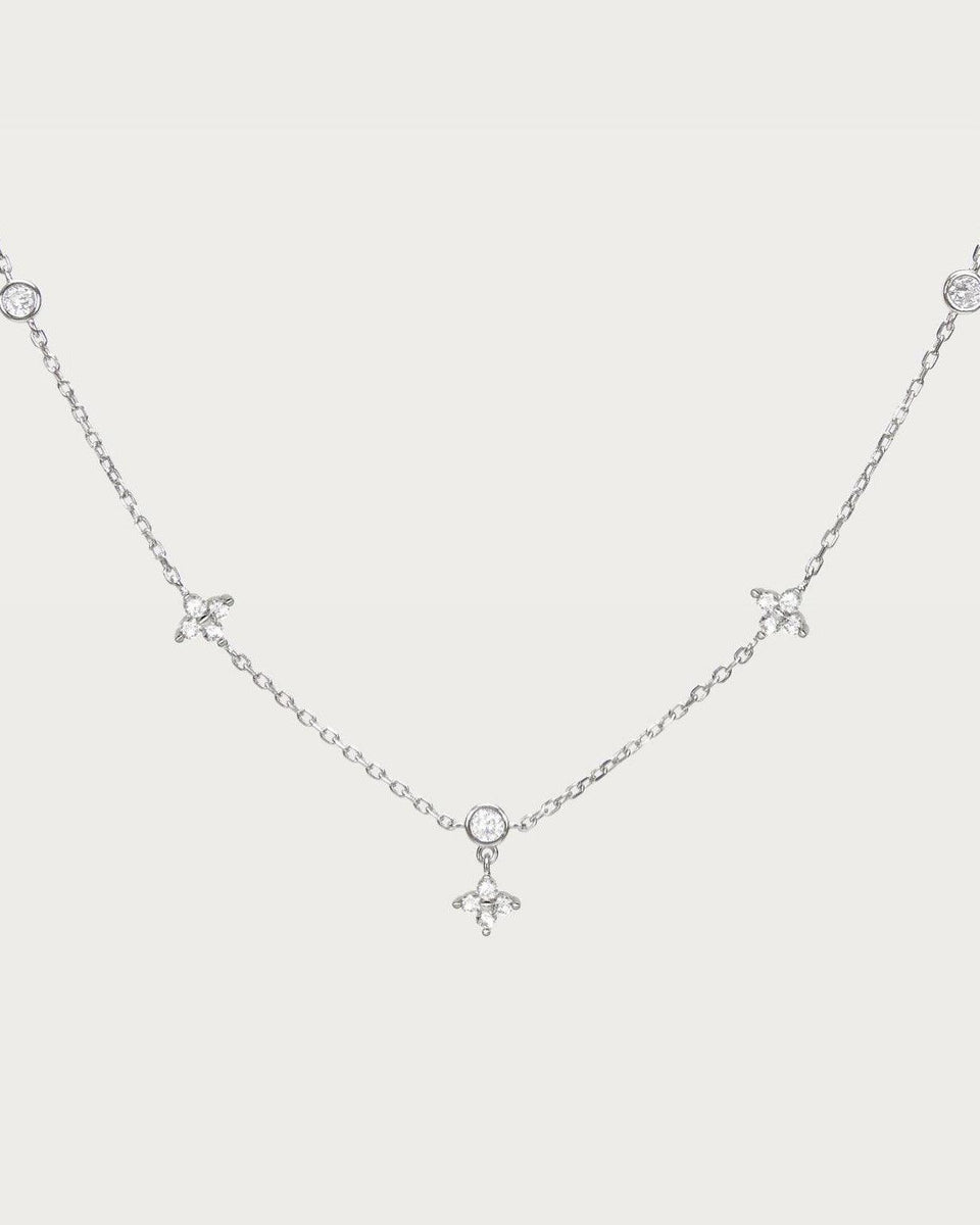 Lucky Clover Necklace in Silver | en route jewelry