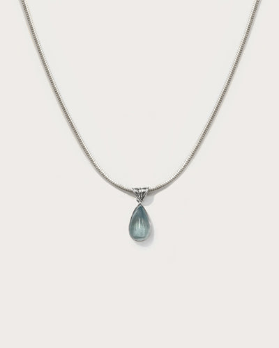 Collier goutte d'eau en bleu marine