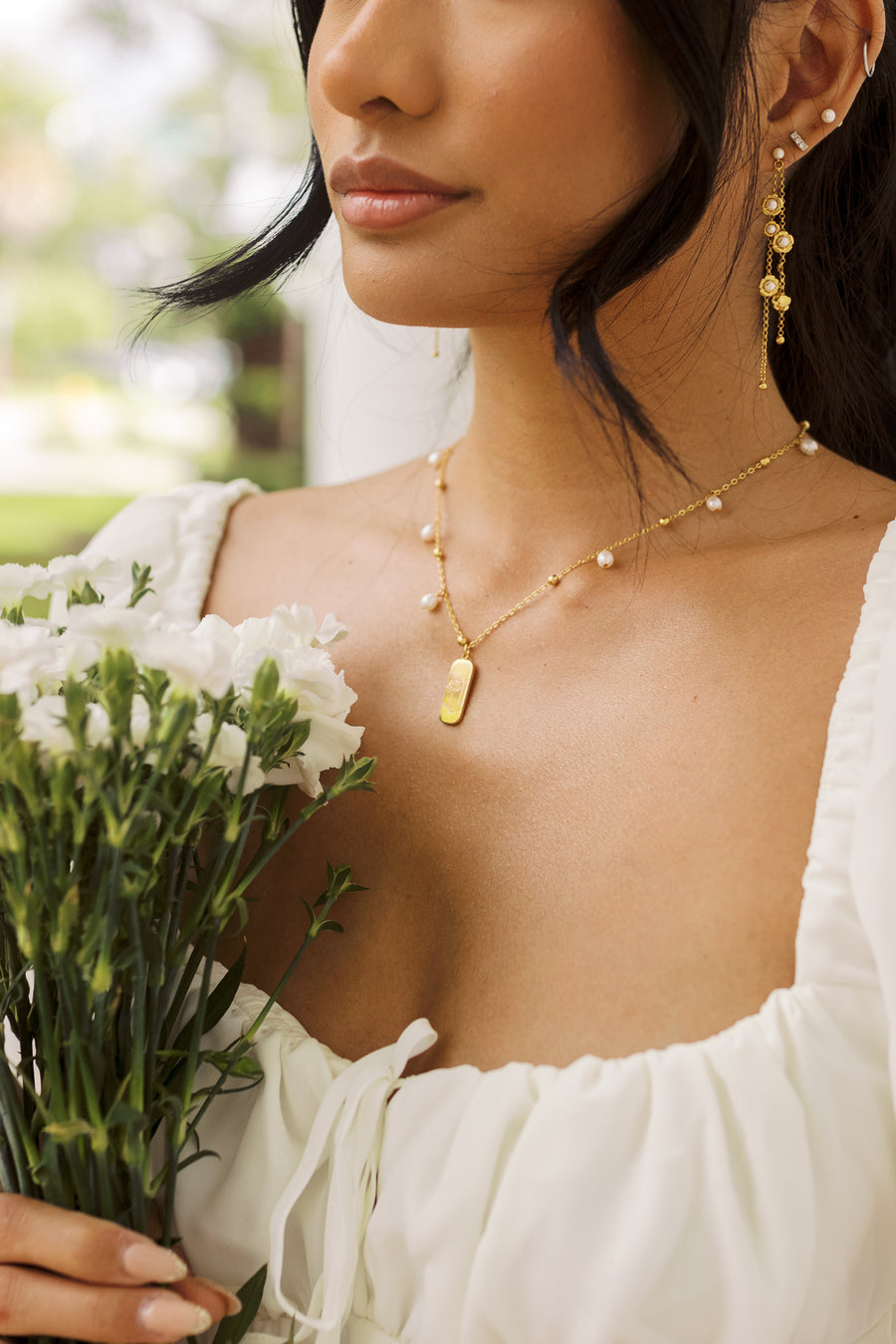 Birth Flower Engraved Pearl Collier