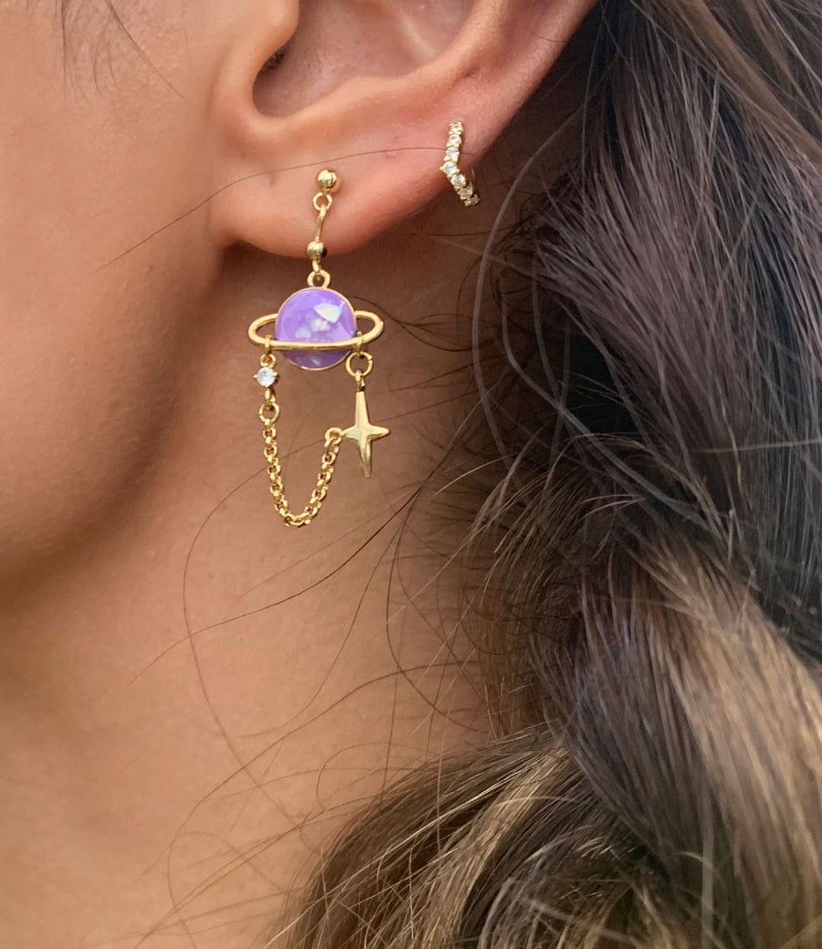 Purple Saturn Des boucles d'oreilles