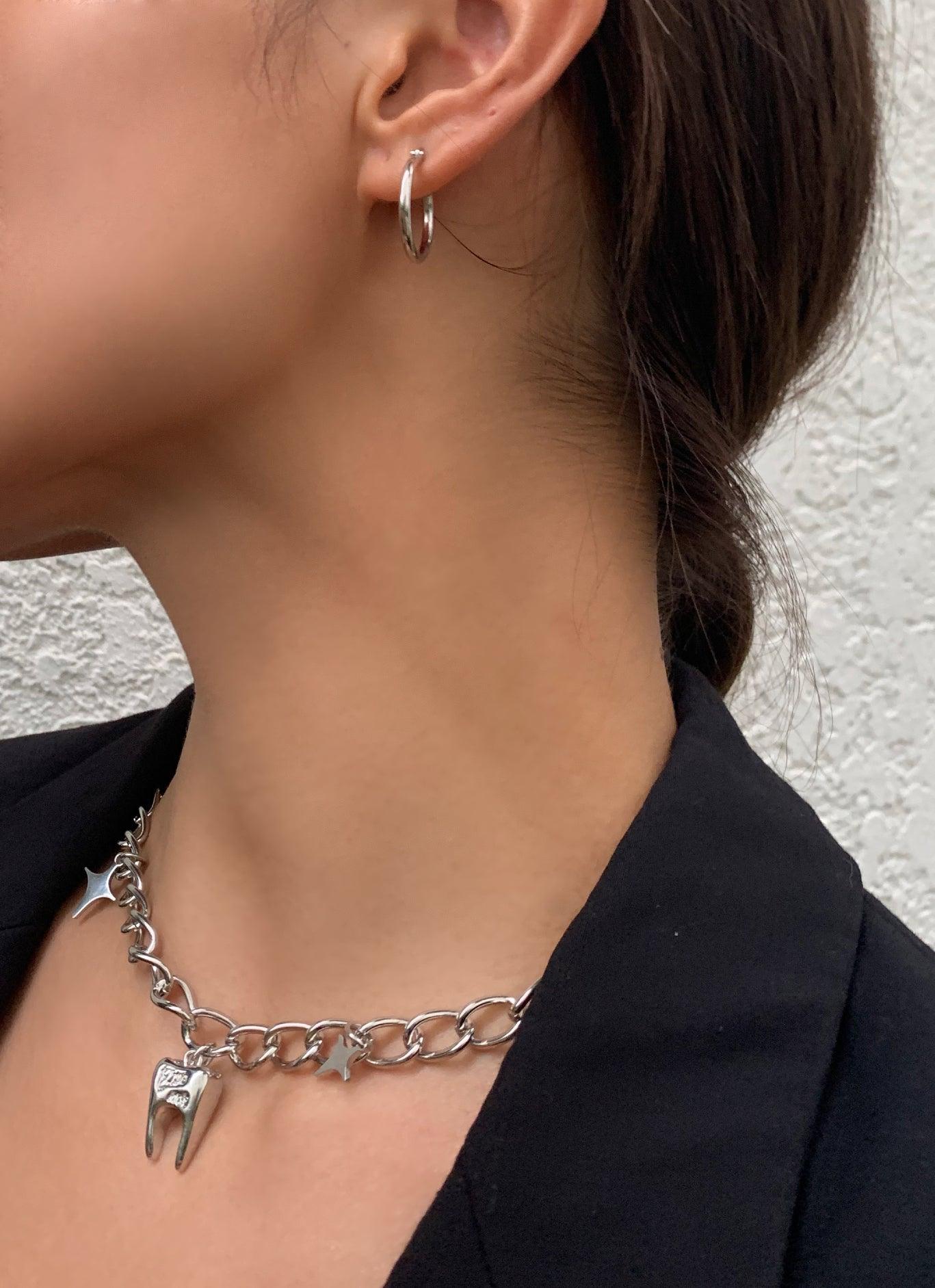 The Simple Hoop Earrings in Silver - En Route Jewelry